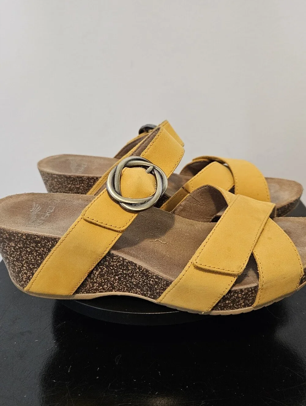Dansko Susie Mango Milled Nubuck Wedge Casual Women's Sandal Size 38 US 7-7.5